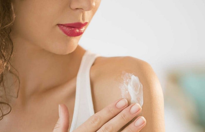 Những lưu ý khi thoa kem body trắng da
