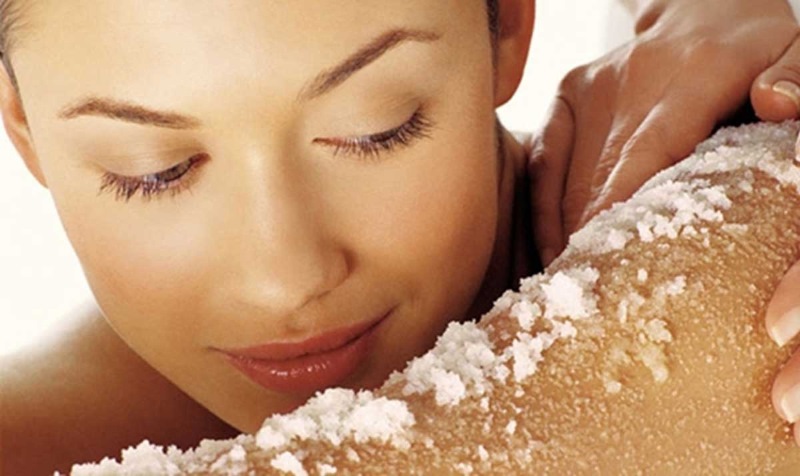 Tại sao nên tẩy da chết cho cơ thể